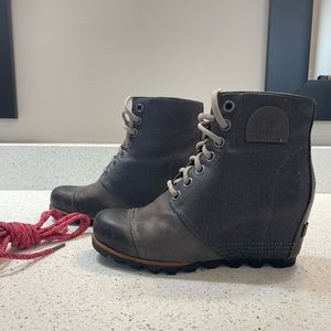 Sorel Waterproof Leather Grey Wedge Boot
